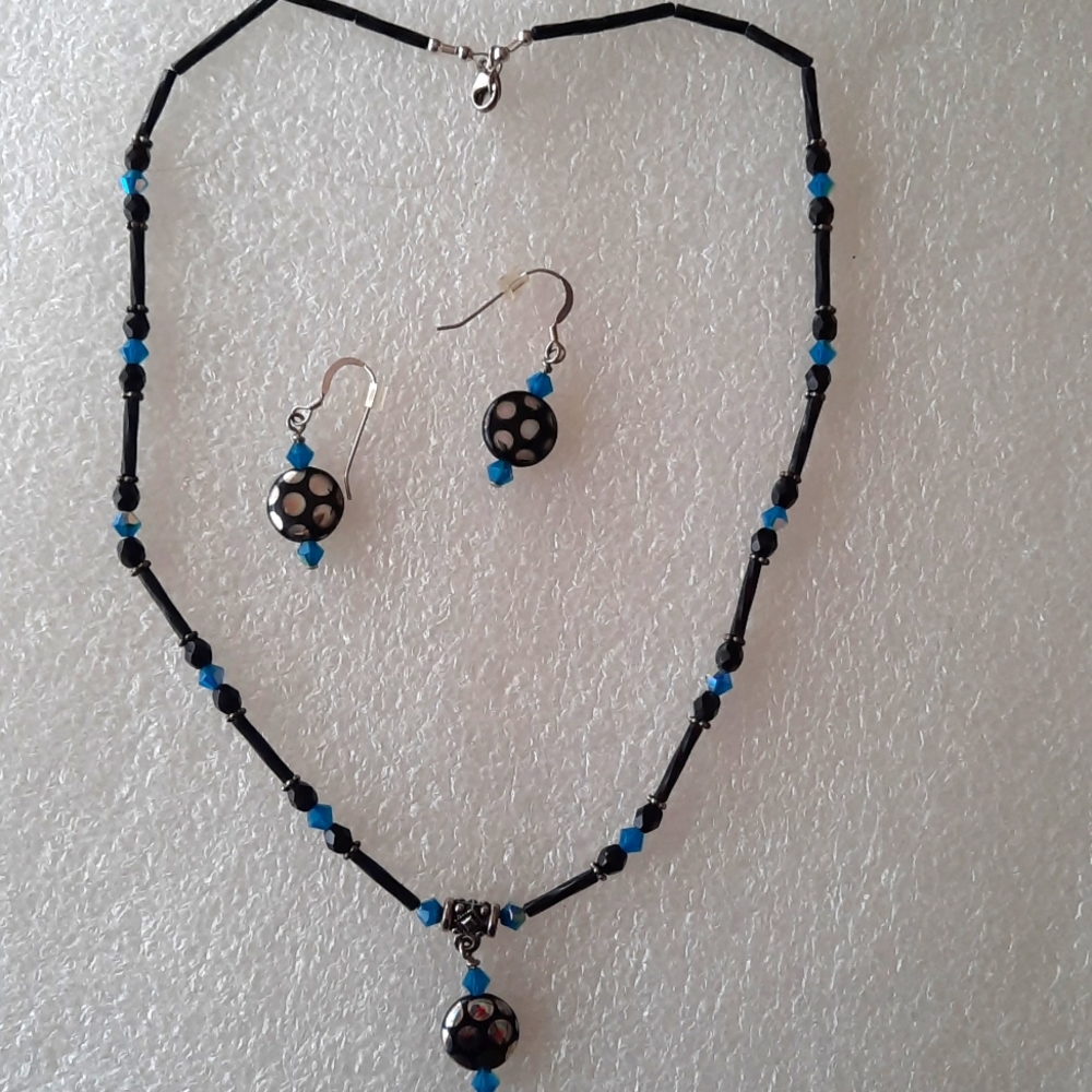 Necklace and errings